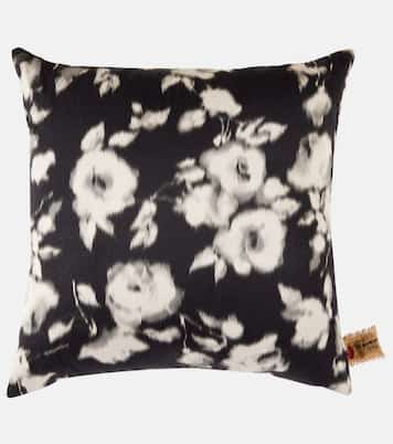 Astrantia cushion | The House of Lyria