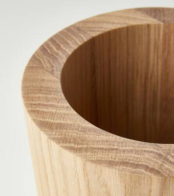 Busk oak vase | Michaël Verheyden