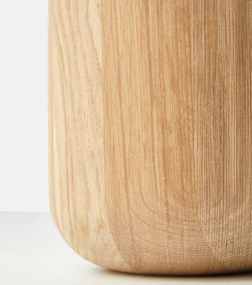 Busk oak vase | Michaël Verheyden