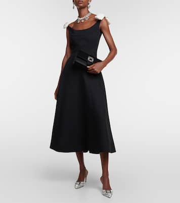 Clutch Capri in raso con cristalli | Manolo Blahnik