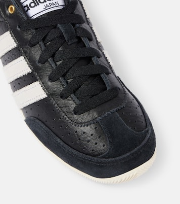 Sneakers Japan aus Leder mit Veloursleder in Schwarz Adidas Mytheresa
