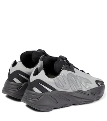 حذاء سنيكرز YEEZY Boost 700 MNVN | Adidas