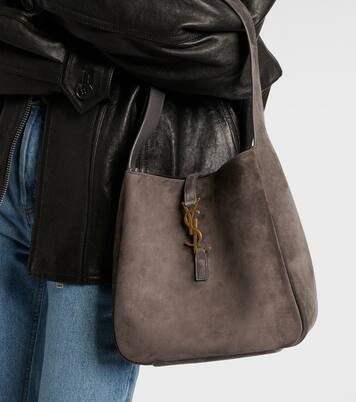 Le 5 à 7 Supple Small suede shoulder bag | Saint Laurent