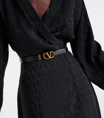 VLogo Signature 20 reversible leather belt | Valentino Garavani