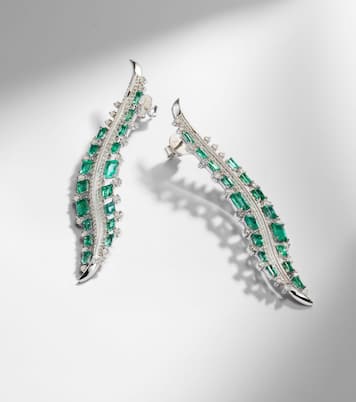 Orecchini Scatter in oro bianco 18kt con diamanti e smeraldi | Ananya