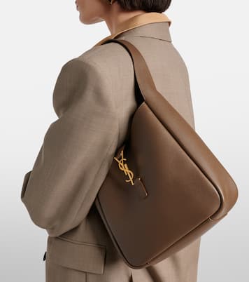 Le 5 à 7 Supple Small leather shoulder bag | Saint Laurent