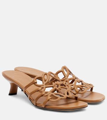 Mules Petal 45 de piel con anagrama | Loewe