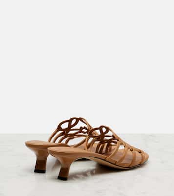 Mules Petal 45 de piel con anagrama | Loewe
