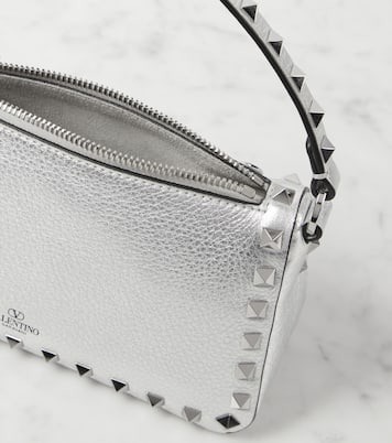 Schultertasche Rockstud Small aus Metallic-Leder | Valentino Garavani