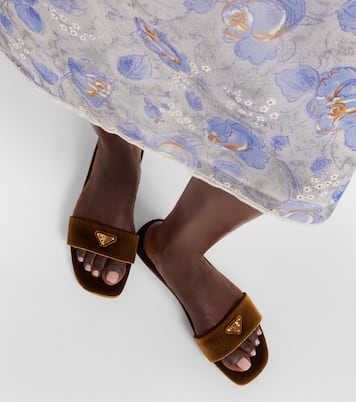 Pantoletten aus Samt | Prada