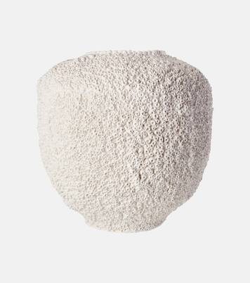 Sunao ceramic vase by Kristian Sofus Hansen and Tommy Hyldahl | 101 Copenhagen