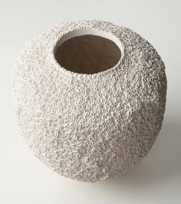 Sunao ceramic vase by Kristian Sofus Hansen and Tommy Hyldahl | 101 Copenhagen