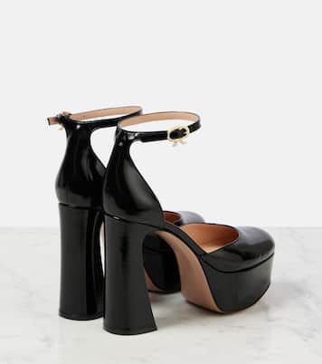 Salones con plataforma Bessie 100 de charol | Gianvito Rossi