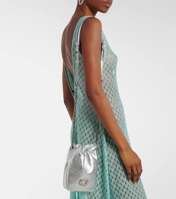 Pilgrim 나노 메탈릭 레더 버킷 백 | Roger Vivier