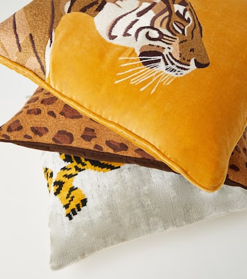 Embroidered cotton velvet cushion | Les-Ottomans