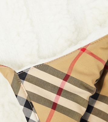 Baby - Set di cuffia e slippers in pile | Burberry Kids