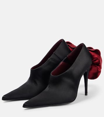 Pumps in raso con applicazione floreale | Magda Butrym