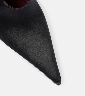 Pumps in raso con applicazione floreale | Magda Butrym