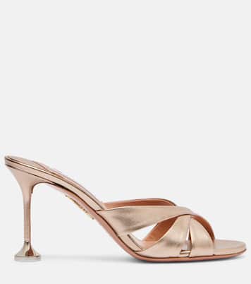 Pantoletten Kiss Me Quick aus Metallic-Leder | Aquazzura