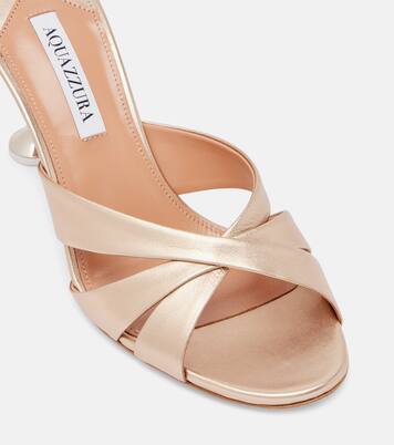 Pantoletten Kiss Me Quick aus Metallic-Leder | Aquazzura