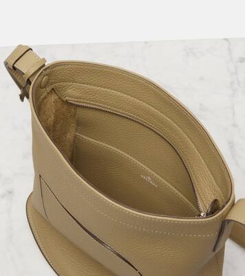 Pin Daily Medium leather tote bag | Delvaux