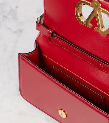 Clutch Vain VLogo Small aus Leder | Valentino Garavani