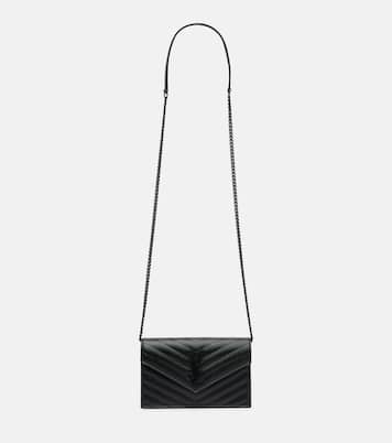 Cassandre Envelope Small leather wallet on chain | Saint Laurent