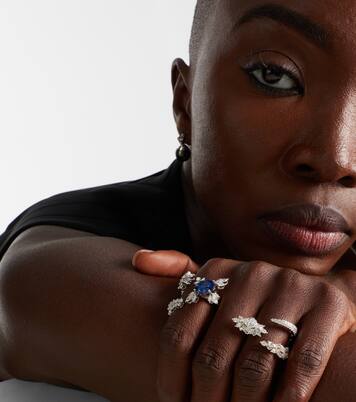 Ring Reign Supreme aus 18kt Weißgold mit Diamanten und Saphir | Yeprem