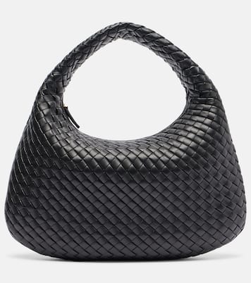 Veneta Medium leather shoulder bag | Bottega Veneta