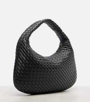 Veneta Medium leather shoulder bag | Bottega Veneta