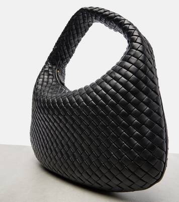 Veneta Medium leather shoulder bag | Bottega Veneta