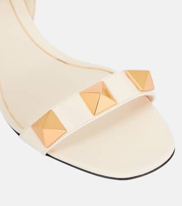 Sandalen Roman Stud 70 aus Leder | Valentino Garavani