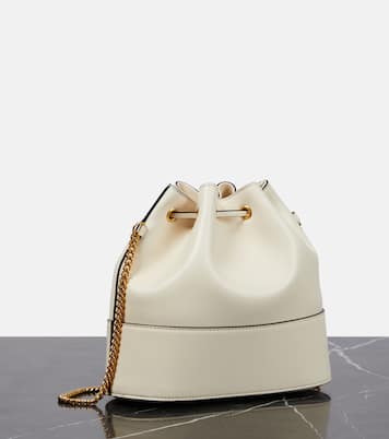 Sac seau Vlogo Signature Small en cuir | Valentino Garavani