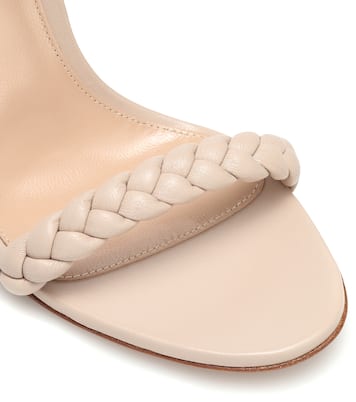Leomi 105 브레이디드 레더 샌들 | Gianvito Rossi