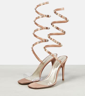 Sandales Rockstud en satin à cristaux | Valentino Garavani