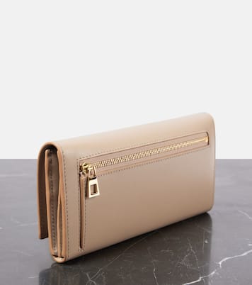 Continental Pebble leather wallet on chain | Loewe