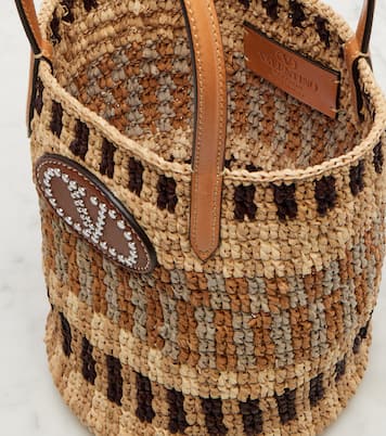 VLogo Signature Small raffia bucket bag | Valentino Garavani