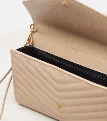 Pochette Cassandre Small en cuir | Saint Laurent