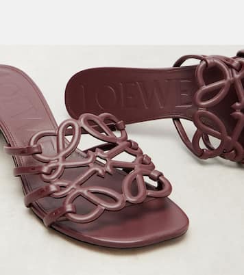 ميولز من الجلد Petal Anagram 45 | Loewe