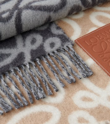 Anagram blanket | Loewe
