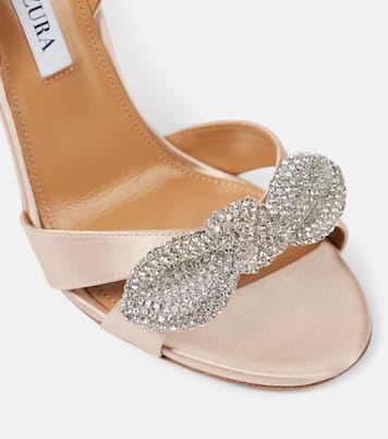 Sandali Very Bow Tie in raso con cristalli | Aquazzura
