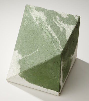 Concrete bookend | Michaël Verheyden
