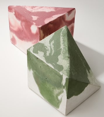 Concrete bookend | Michaël Verheyden