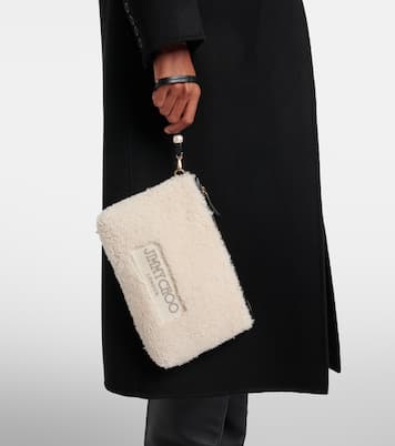 Bustina in shearling con logo e tracolla | Jimmy Choo