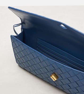 Andiamo Intrecciato leather clutch | Bottega Veneta