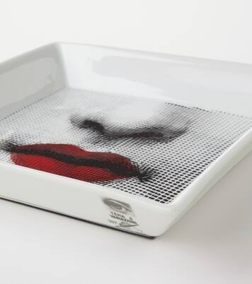 Tema e Variazioni n.397 square porcelain plate | Fornasetti