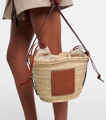 Paula's Ibiza Anagram woven shoulder bag | Loewe