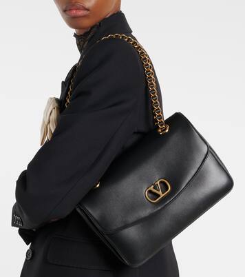 Djuna Medium leather shoulder bag | Valentino Garavani