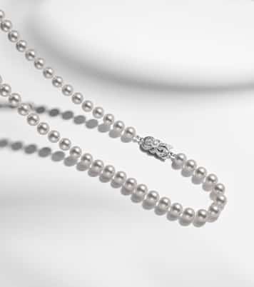 18kt white gold necklace with pearls | Mikimoto