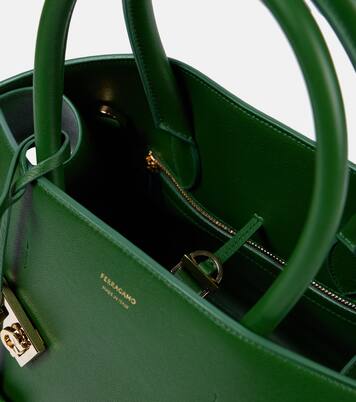 Borsa Hug Medium in pelle | Ferragamo
